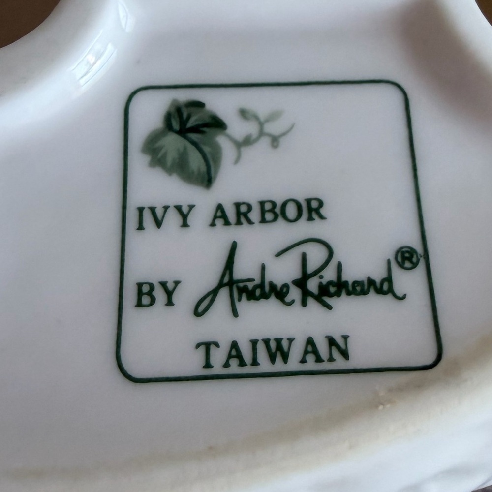 Vintage Andre Richard Ivy Arbor White Ceramic Bar Soap & Trinket Dish Holder - Picture 8 of 10